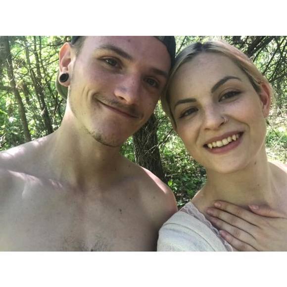 Meet your Posher, Danielle - Picture 1 of 1